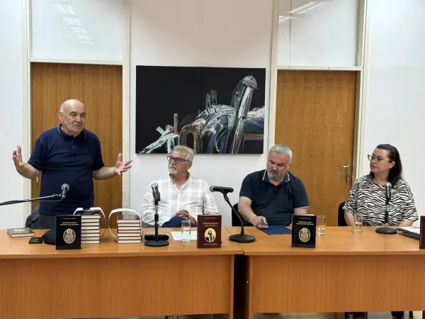 PREDSTAVLjENE KNjIGE MIOMIRA FILIPOVIĆA FIĆE “SRPSKI VLADARI” I “46 SRPSKIH PATRIJARAHA”